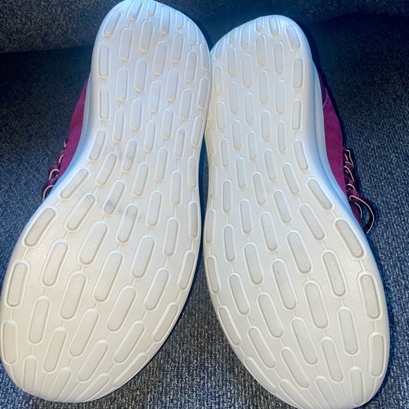 Adidas Lite Racer Adapt 7.0 in size 6.5 (women’s 7.5-8) in Maroon/Burgundy - Picture 2 of 5